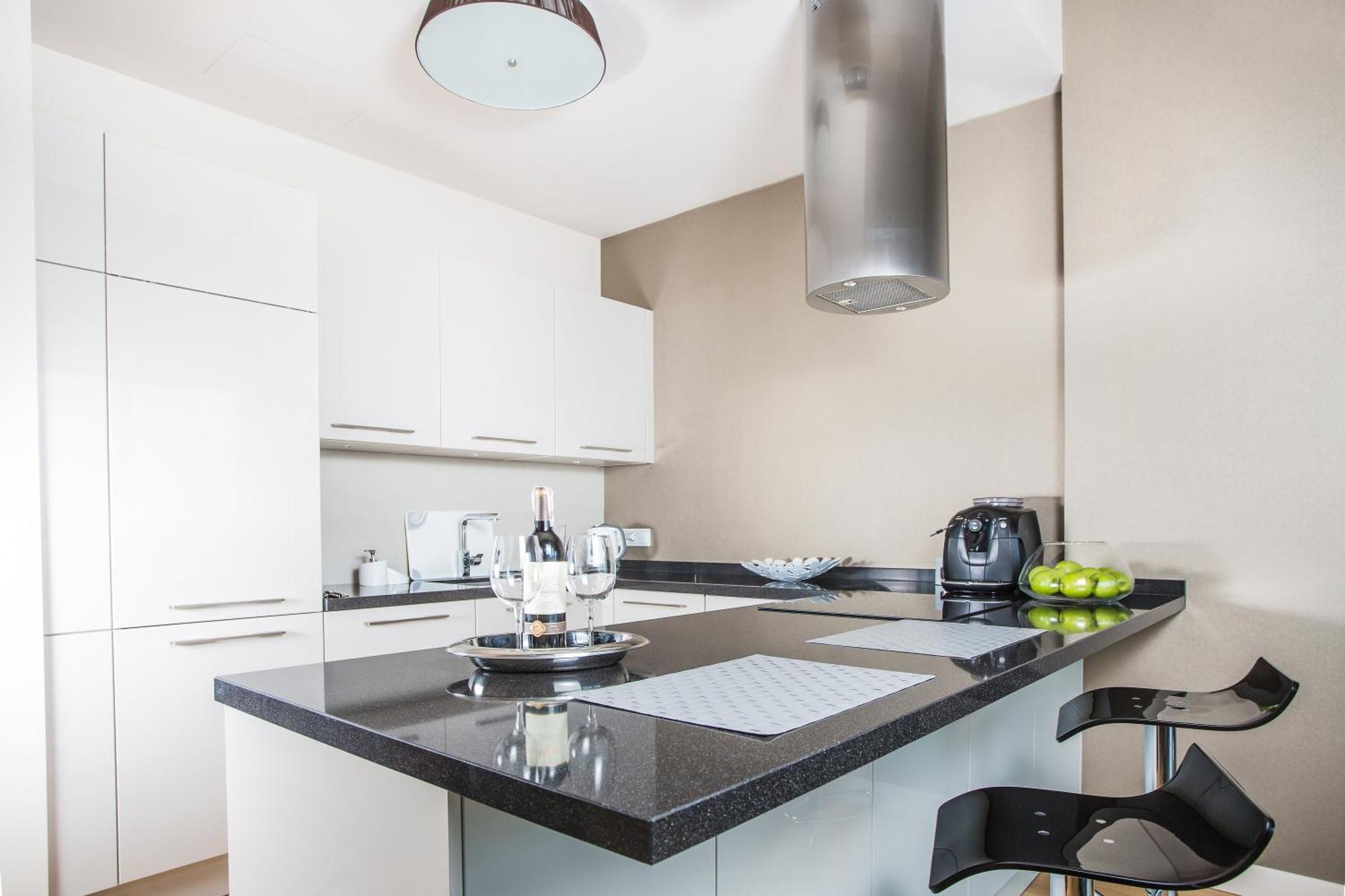 Apartamenty Sky Tower Wrocław Eksteriør bilde